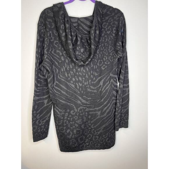 Weekends by Chicos Black Metallic Textured Animal Print Hooded Sweater size 1X - Picture 3 of 5